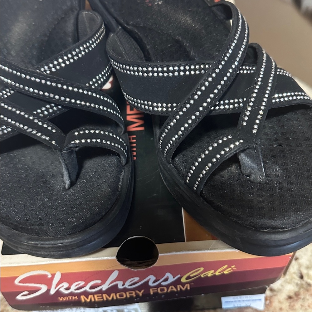 Skechers Cali Black Strappy Wedge Sandals - Picture 4 of 4
